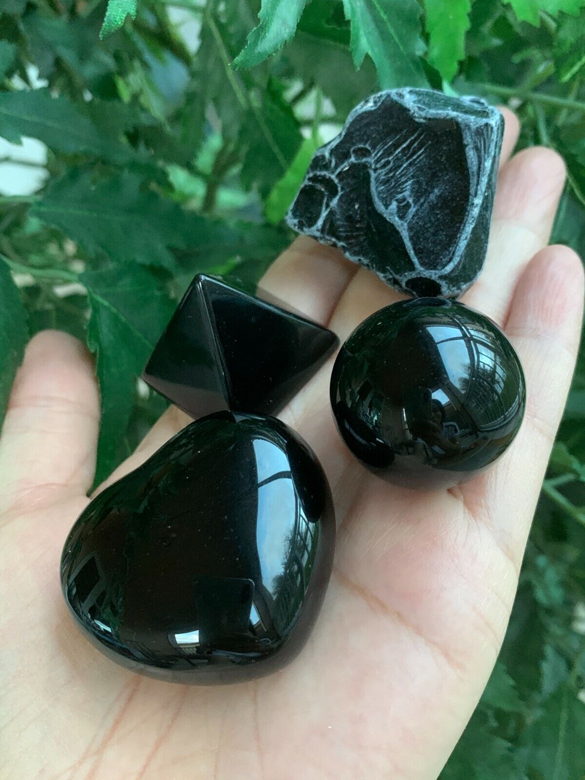 Premium Gemstone Pop-Up Display – Black Tourmaline, Black Obsidian, Rose Quartz, and Rainbow Fluorite in 4 Shapes