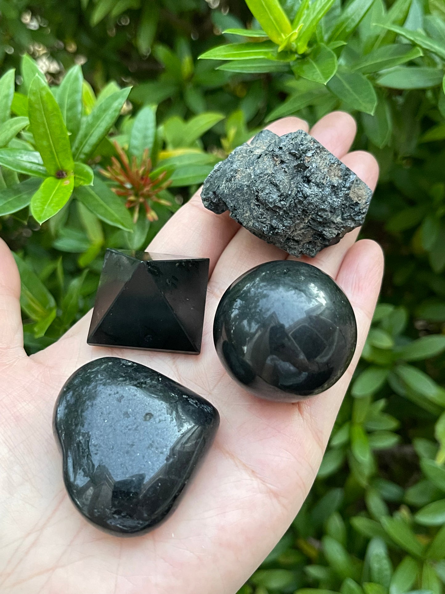 Premium Gemstone Pop-Up Display – Black Tourmaline, Black Obsidian, Rose Quartz, and Rainbow Fluorite in 4 Shapes