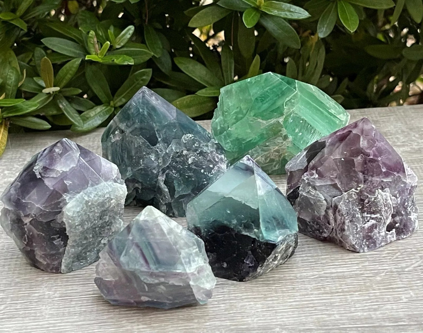 Top Polished Standing Point – Raw Cutbase Crystal Generator, Decorative Healing Stone