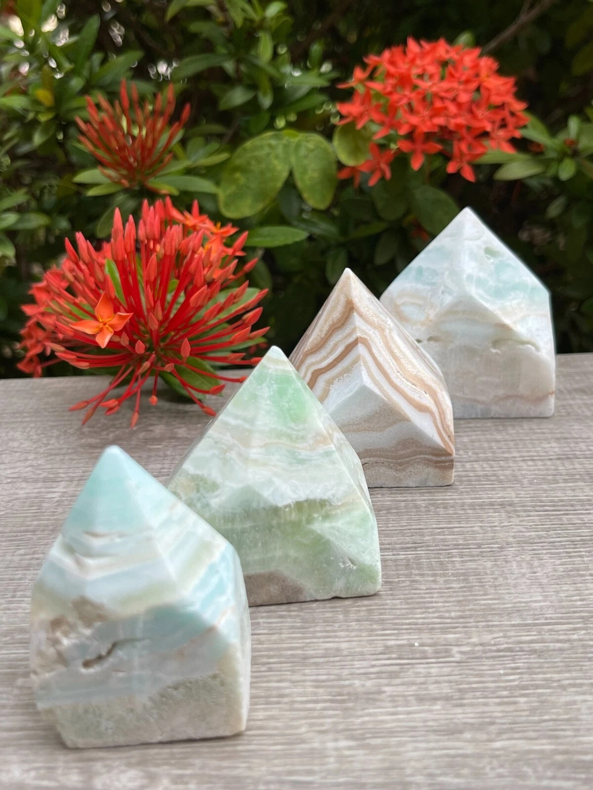 Top Polished Standing Point – Raw Cutbase Crystal Generator, Decorative Healing Stone