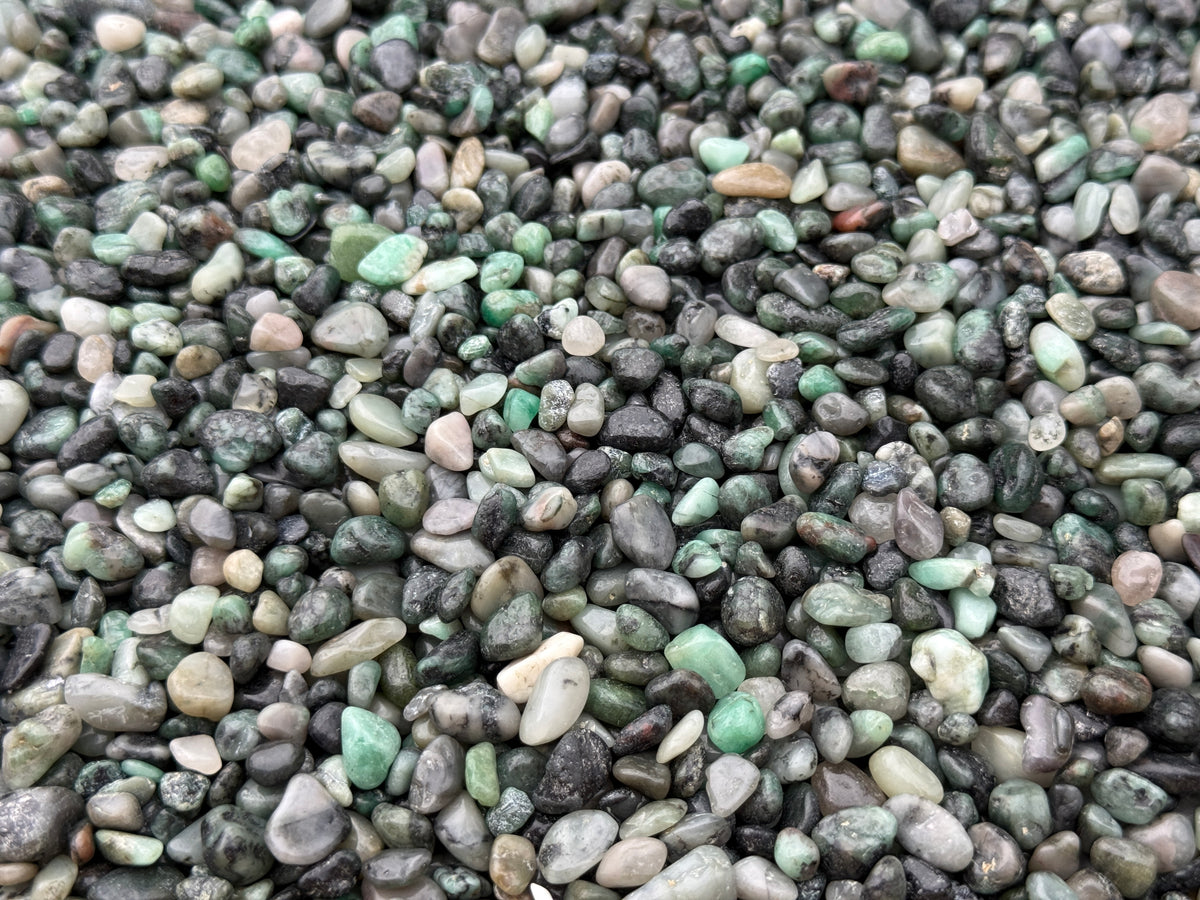 Grade A++ Emerald Semi Tumbled Gemstone Mini Chips 4 - 8 mm, Wholesale Bulk Lot