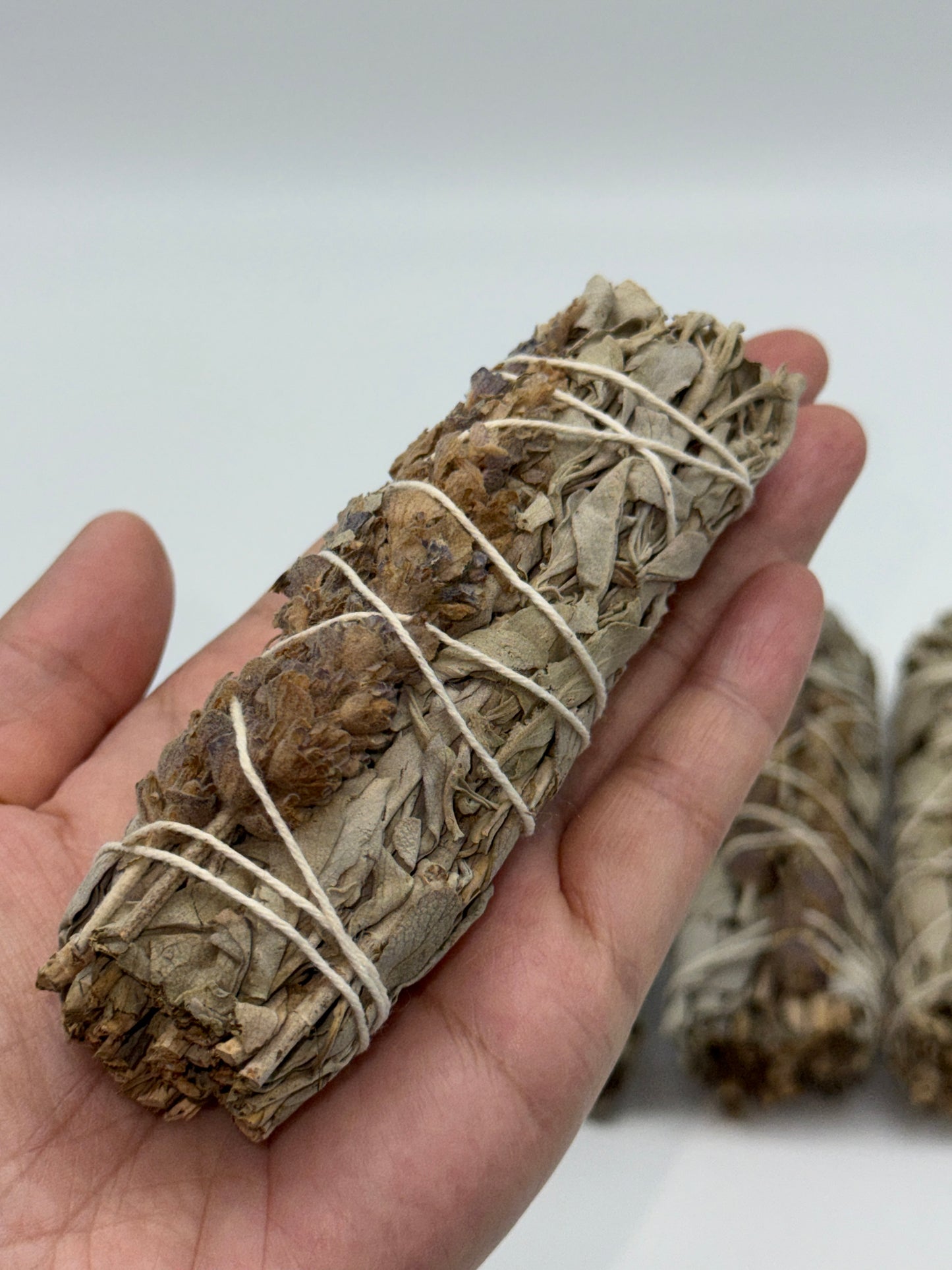 White Sage & Lavender Smudge Stick – 4" California White Sage Lavender Smudge Bundles, Bulk Lot for Cleansing & Relaxation