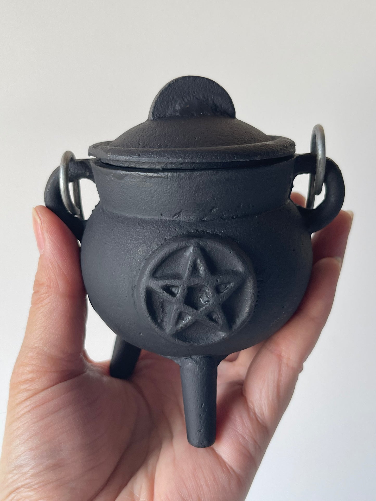 3" 4.25" 5.5" & 7.5" Pentagram Pentacle Cast Iron Cauldron with Lid and Handle, Witches cauldron