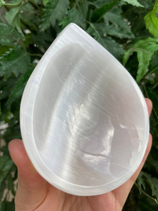 Selenite Teardrop Bowl – 4.5" White Polished Selenite Drop Dish | Crystal Cleansing, Charging & Healing Bowl