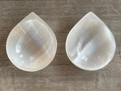 Selenite Teardrop Bowl – 4.5" White Polished Selenite Drop Dish | Crystal Cleansing, Charging & Healing Bowl