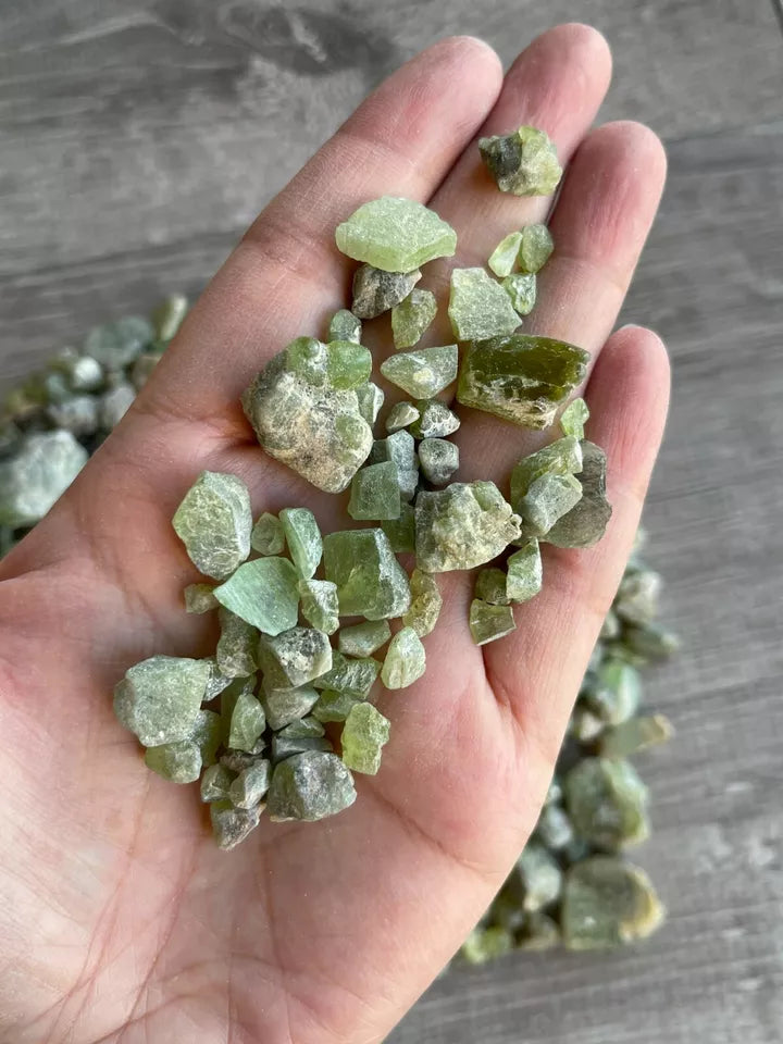 Raw Peridot, 5-18 mm Peridot Rough Crystal, Natural Peridot Stone, Peridot Chunk